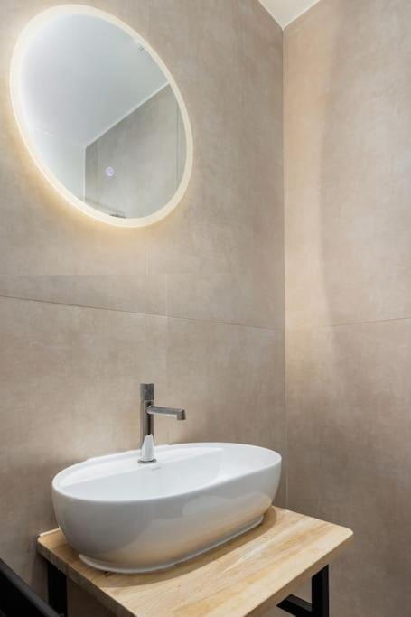 Japandi Style Flat In Thessaloniki City Center Extérieur photo